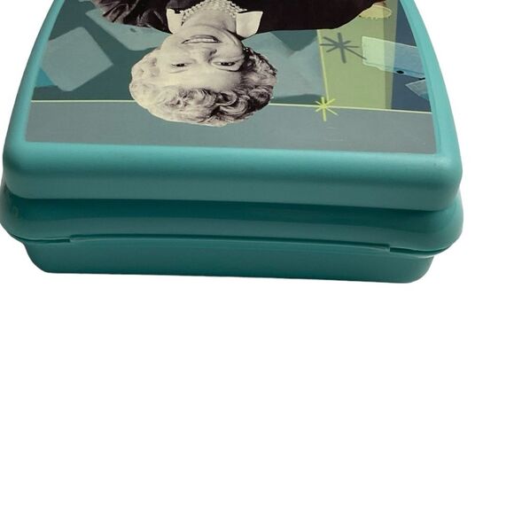 Tupperware Aqua Blue Brownie Wise Logo Sandwich Keeper - Picture 4 of 11